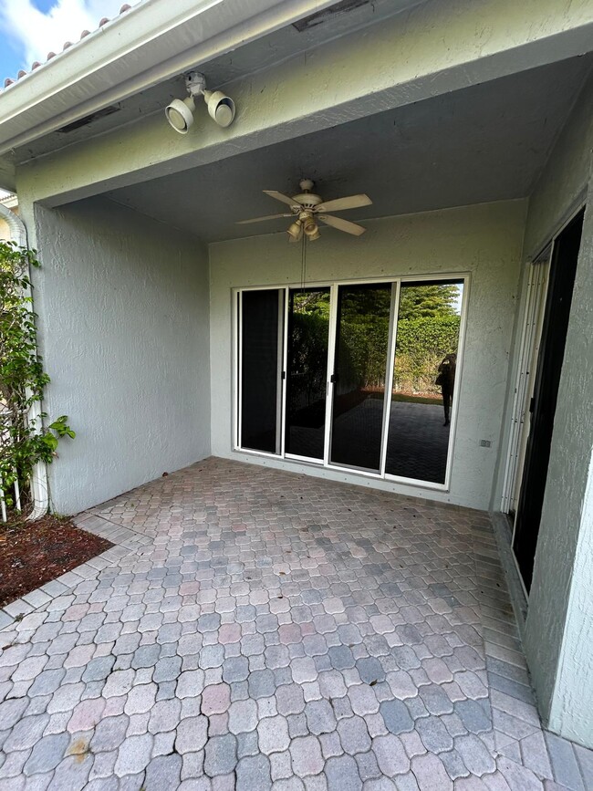 Building Photo - 7623 NW 60th Ln