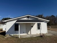 Building Photo - Completely remodeled 3 br 1 bath located in Evergreen NC east commute to Lumberton, Whiteville, E...