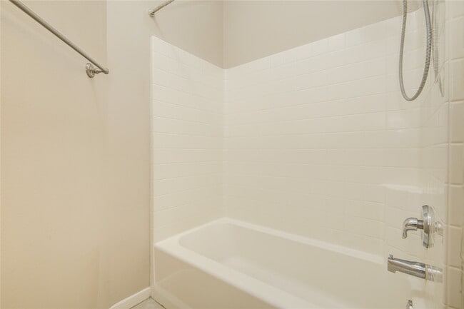 Building Photo - 17231 Hollow Sands Ct