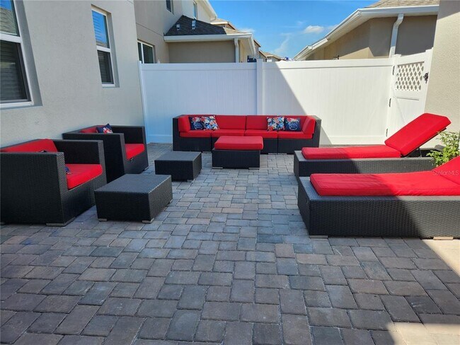 Building Photo - 3049 Ella Wy