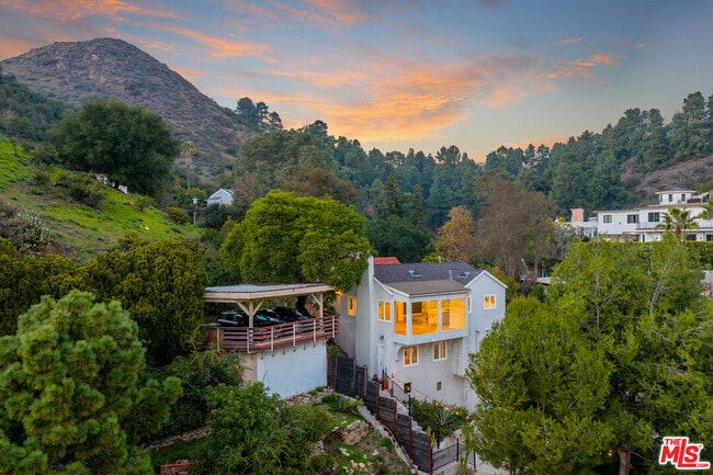 Building Photo - 2370 San Marco Dr