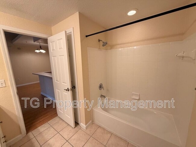 Building Photo - 10075 Gate Pkwy N