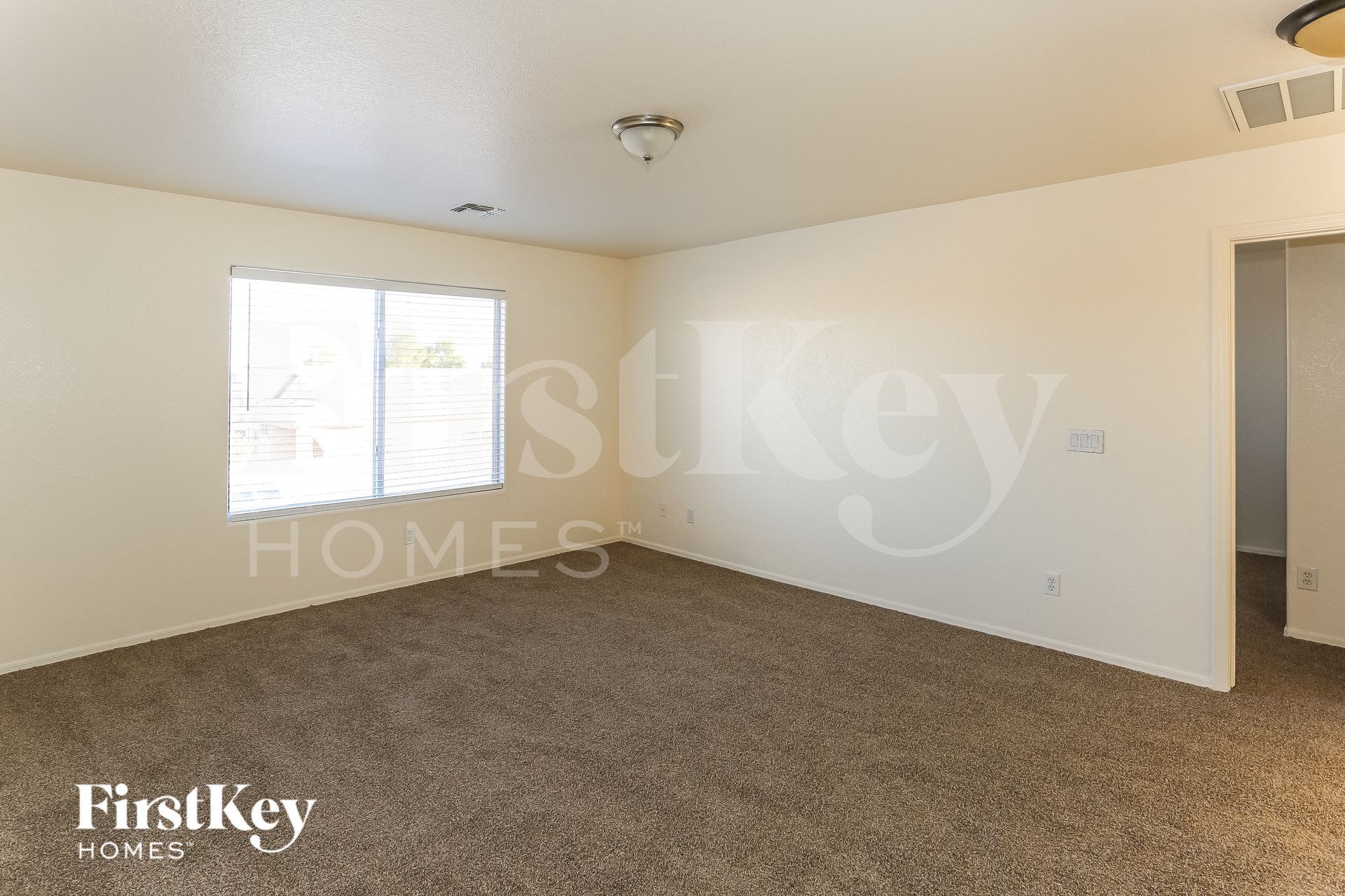 Building Photo - 718 S 124th Ave