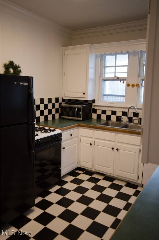 Building Photo - 30 Casterton Ave