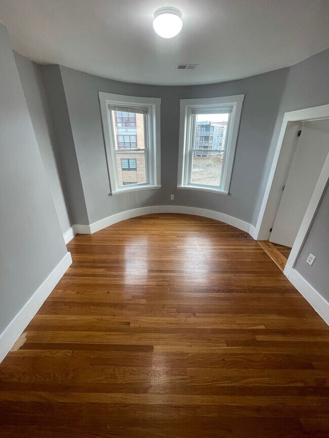 Building Photo - 1277mas