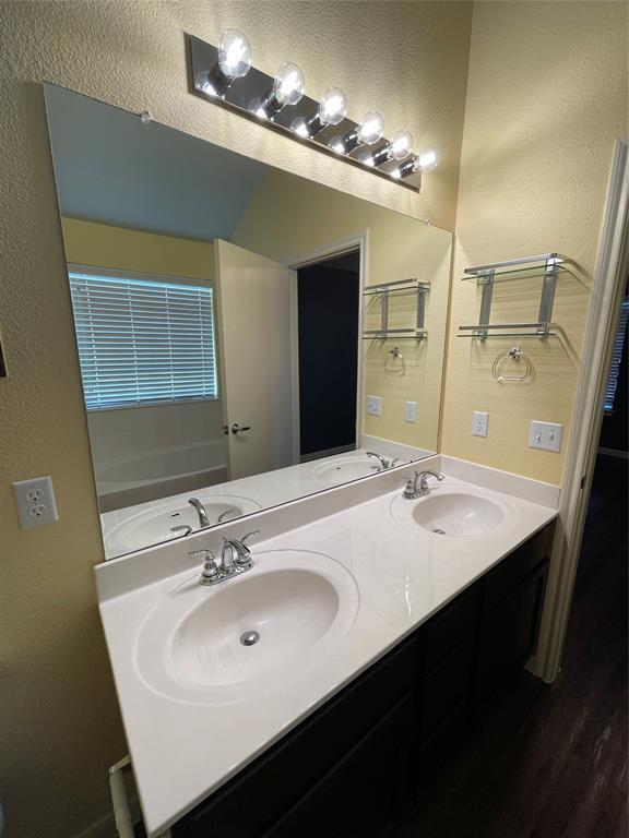 Building Photo - 7817 Duber Ln