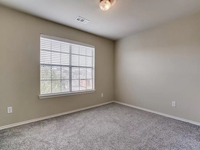 Building Photo - 13212 Alyssum Dr