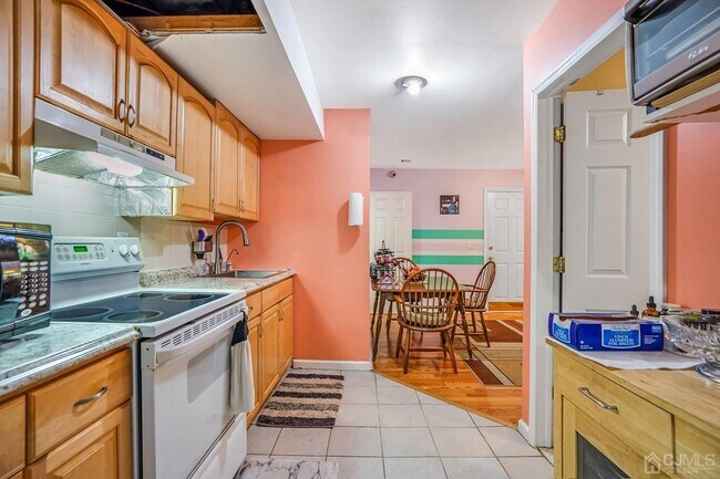 Building Photo - 125 Elizabeth Ave