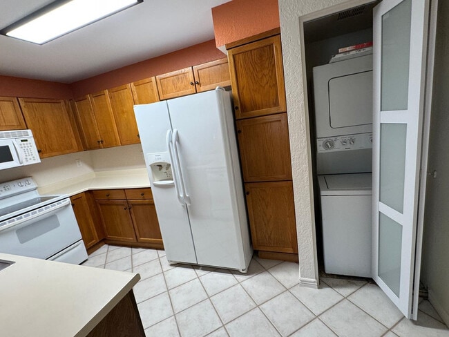 Building Photo - 8625 E Belleview Pl