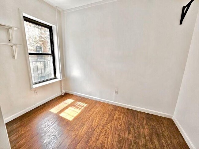 Building Photo - 339 Bedford Ave