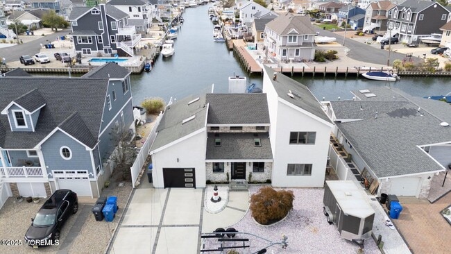 Building Photo - 385 Aldo Dr