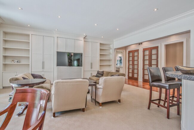 Building Photo - 200 Aspen Rd