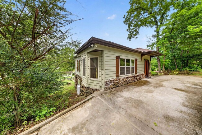 Building Photo - 10093 Oklahoma Dr