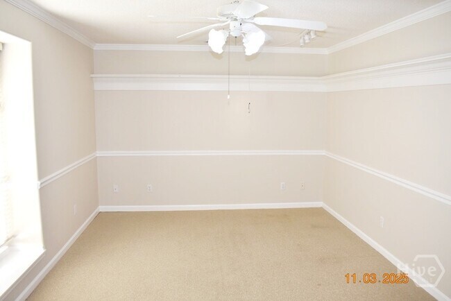 Building Photo - 10 Piper's Pond Ln