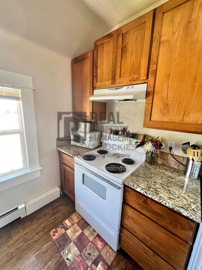 Building Photo - 201 E S 1st St