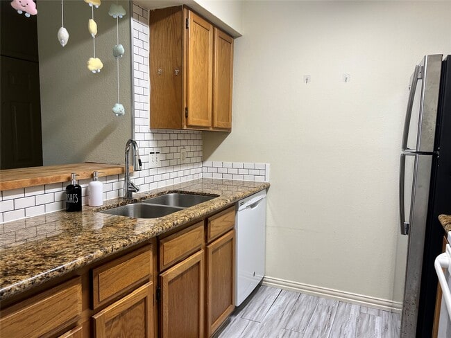 Building Photo - 2120 El Paseo St