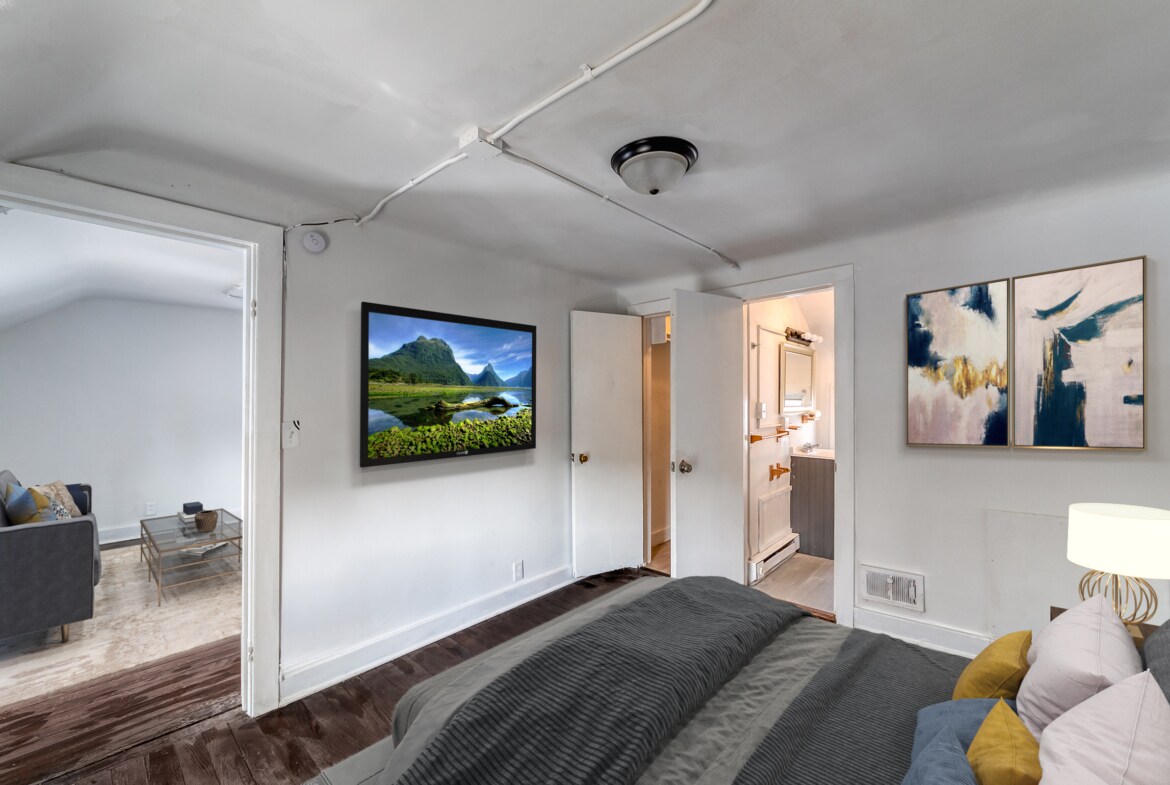 Building Photo - 1610 S Cedar St