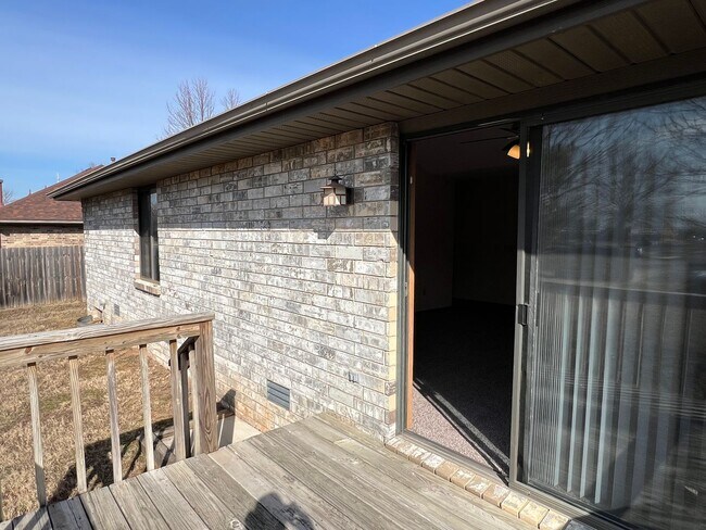 Building Photo - South Springfield Rental