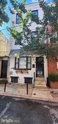 Building Photo - 714 S Percy St