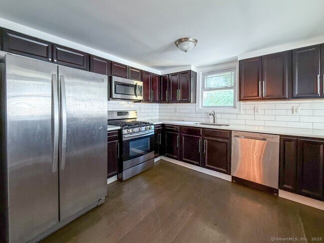 Building Photo - 451 Hollister Ave
