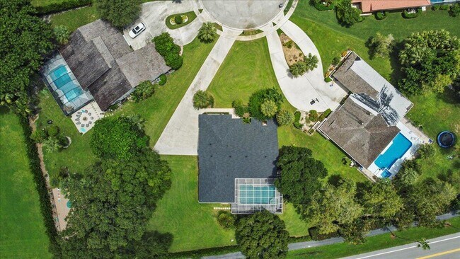 Building Photo - 15575 Woodmar Ct