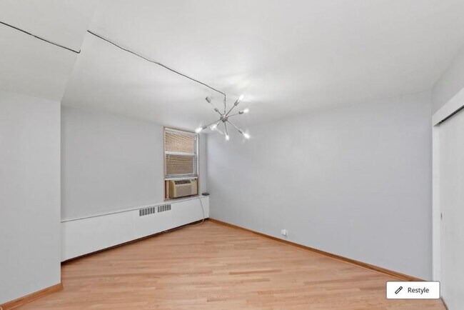 Primary Photo - 2 bedroom in Chicago IL 60613