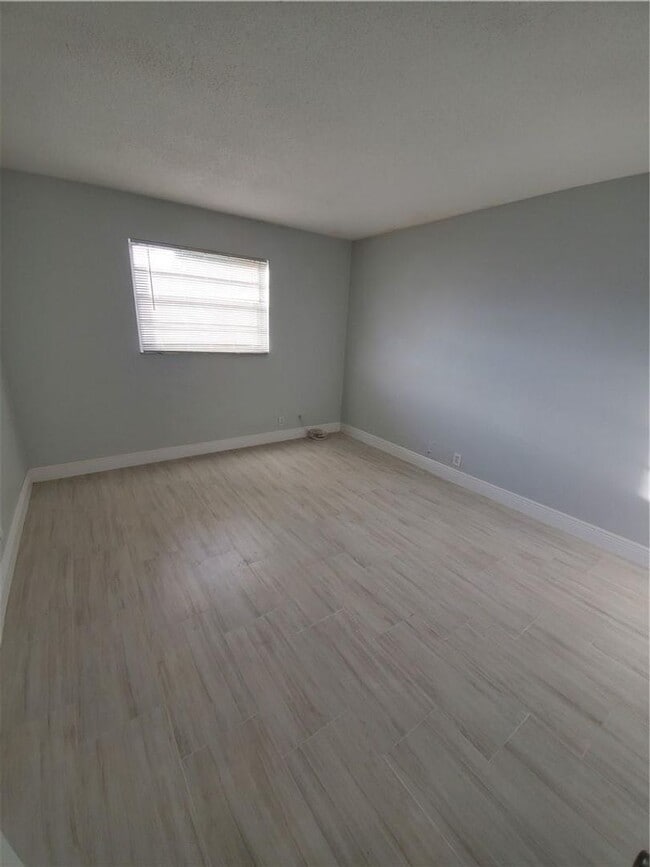 Building Photo - 2743 NW 47th Terrace