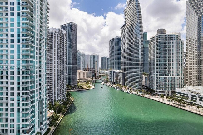 Building Photo - 888 Brickell Key Dr