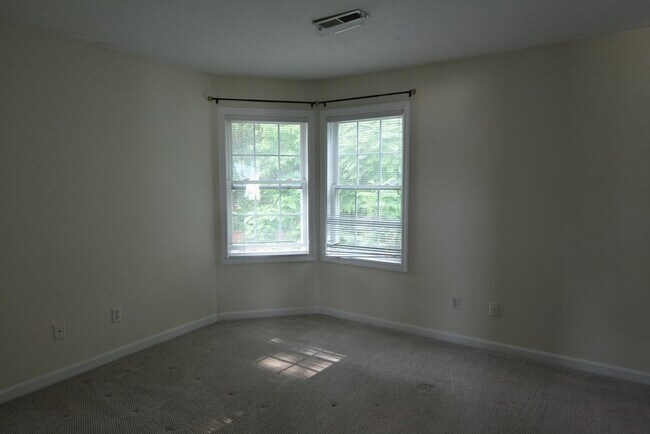Building Photo - 24 Ptarmigan Dr