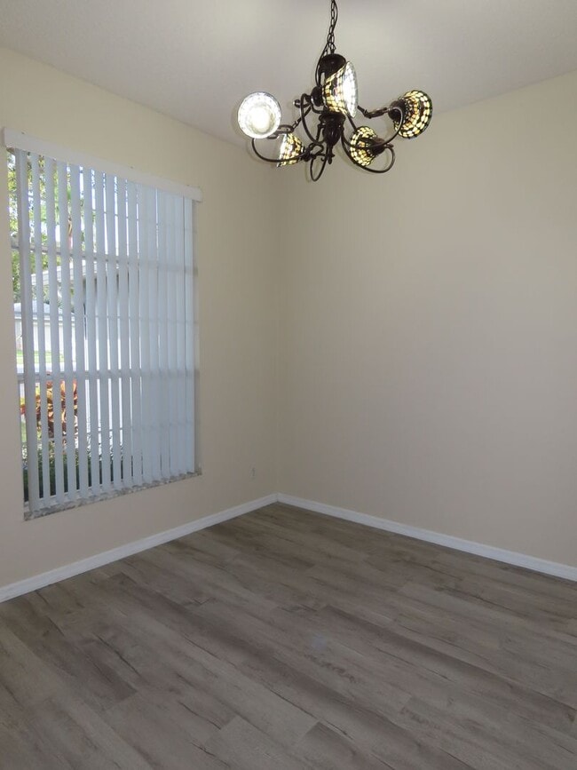Building Photo - Spacious 4 Bedroom Pool Home Plus Addition...