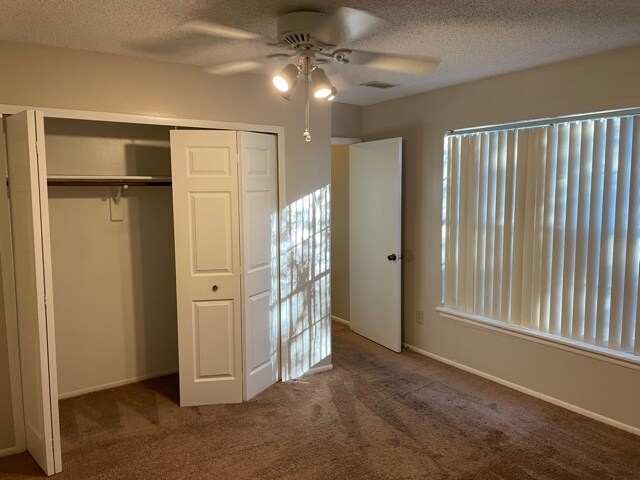 Building Photo - 4600 Lighthouse Cir