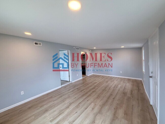 Building Photo - Three Bedroom House | Now Available