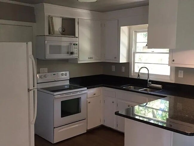 Building Photo - 4 Bedroom 2 Bath House in Northbridge Terrace - West Ashley