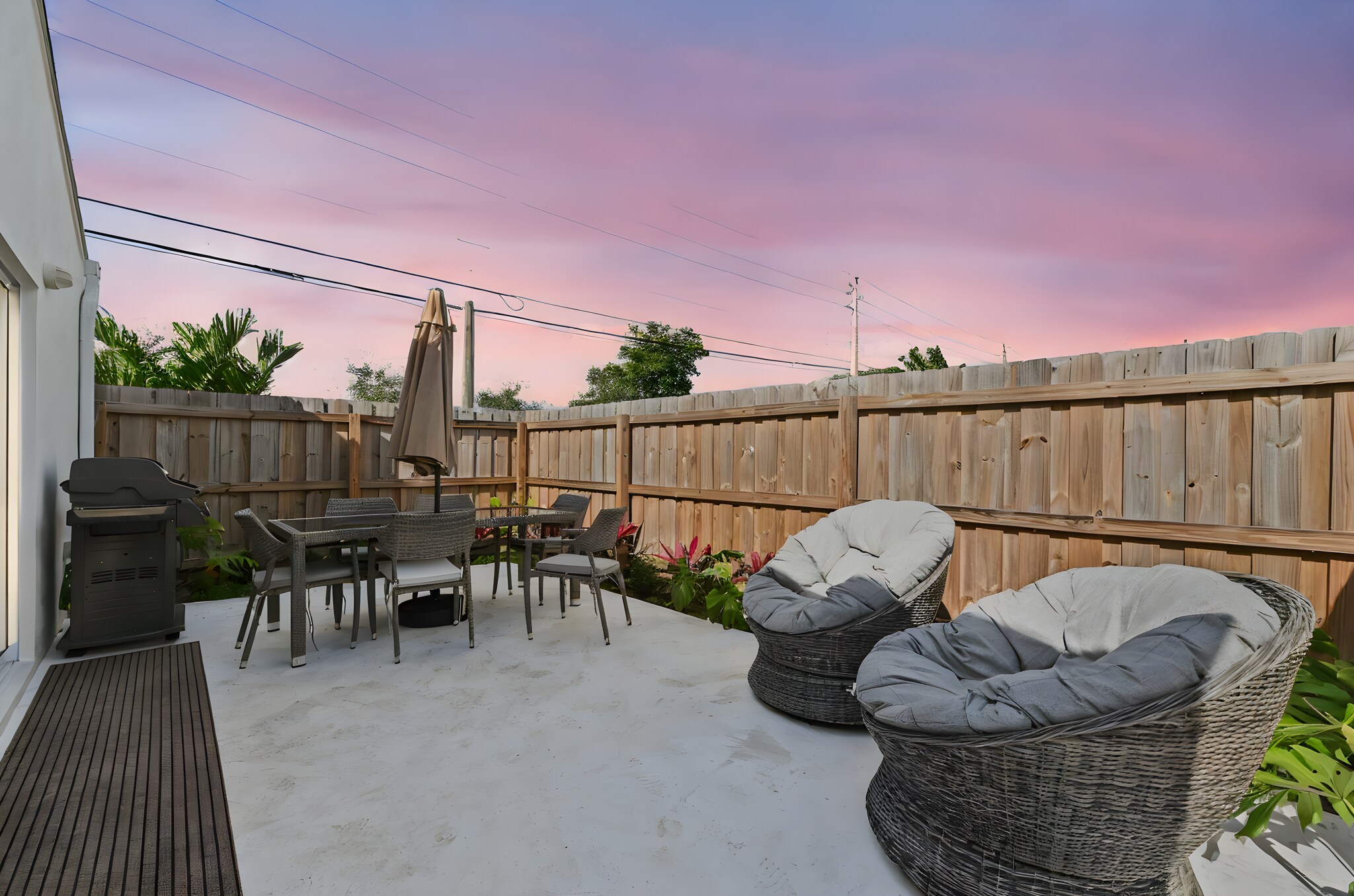 outdoor patio - 3400 Parker Ave