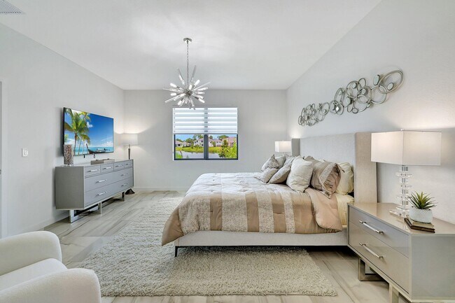 Building Photo - 5795 SE Sky Blue Cir