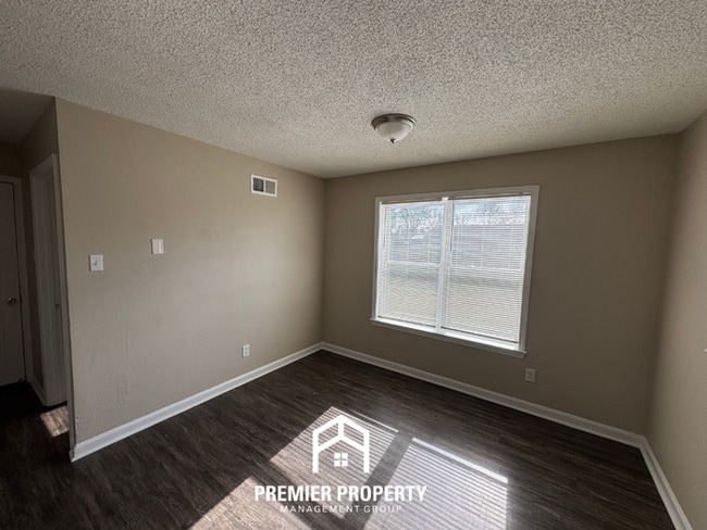 Building Photo - 6015 Harvest Hill Cove