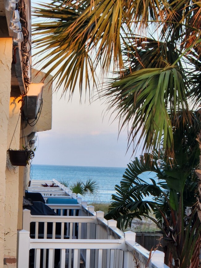 Building Photo - 1107 1st St S