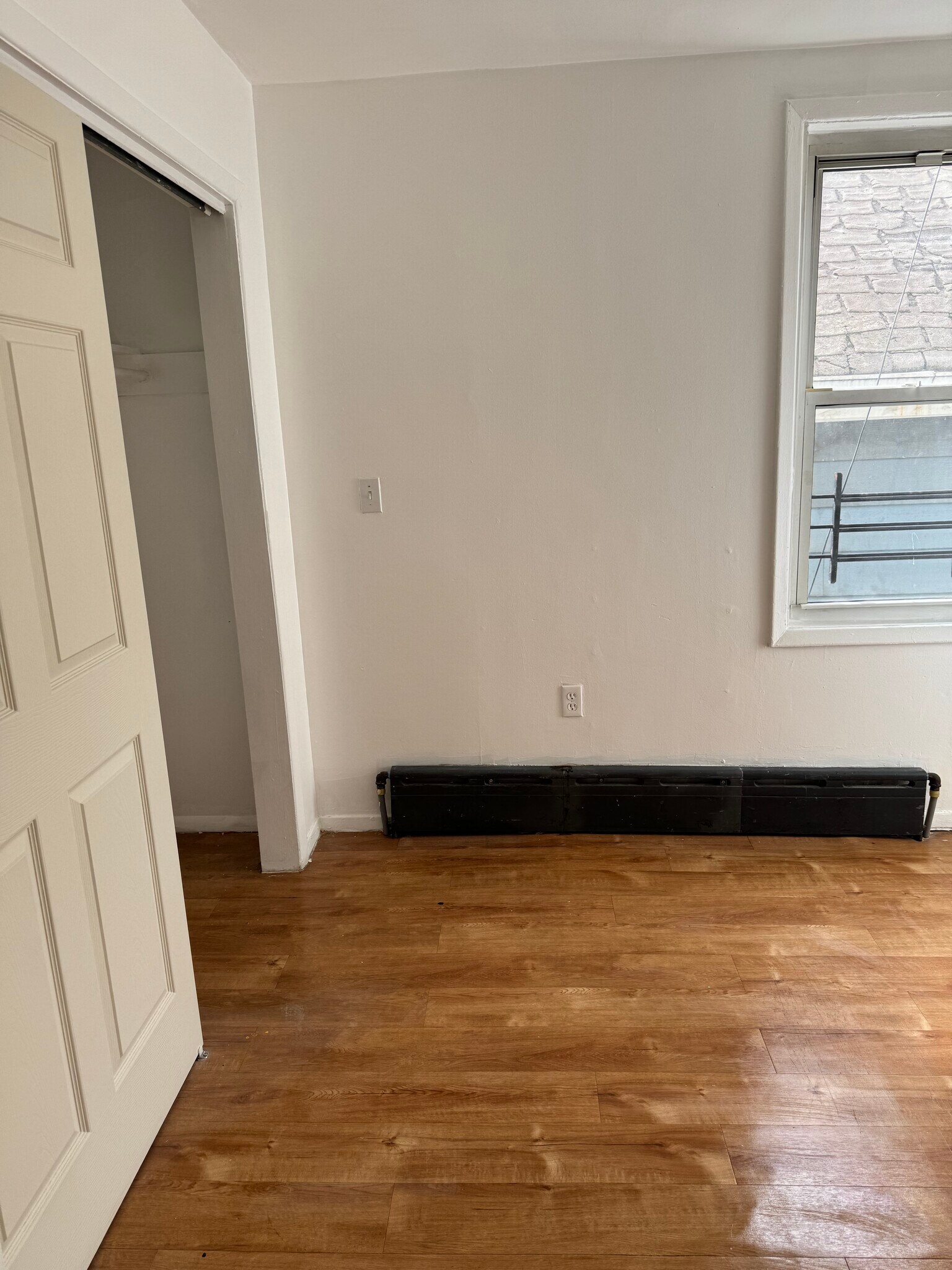 Second bedroom - 54 Ravine Ave