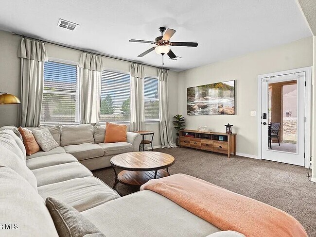 Building Photo - 5525 Valley Cedar Dr