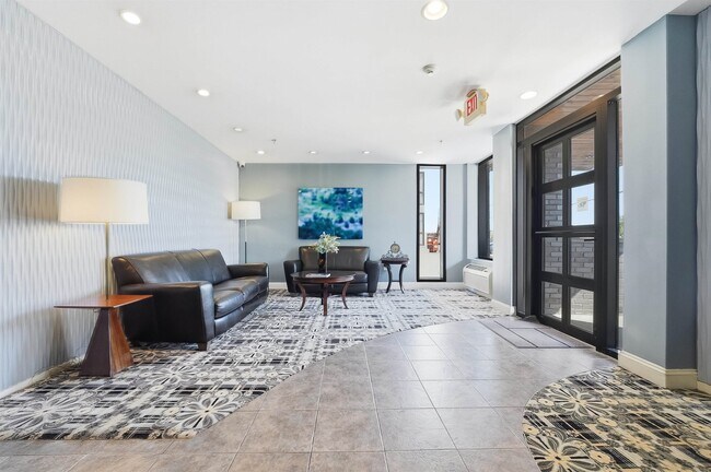 Building Photo - 215 Manhattan Ave