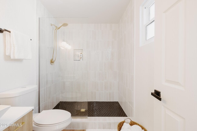 Building Photo - 6844 E Hubbell St