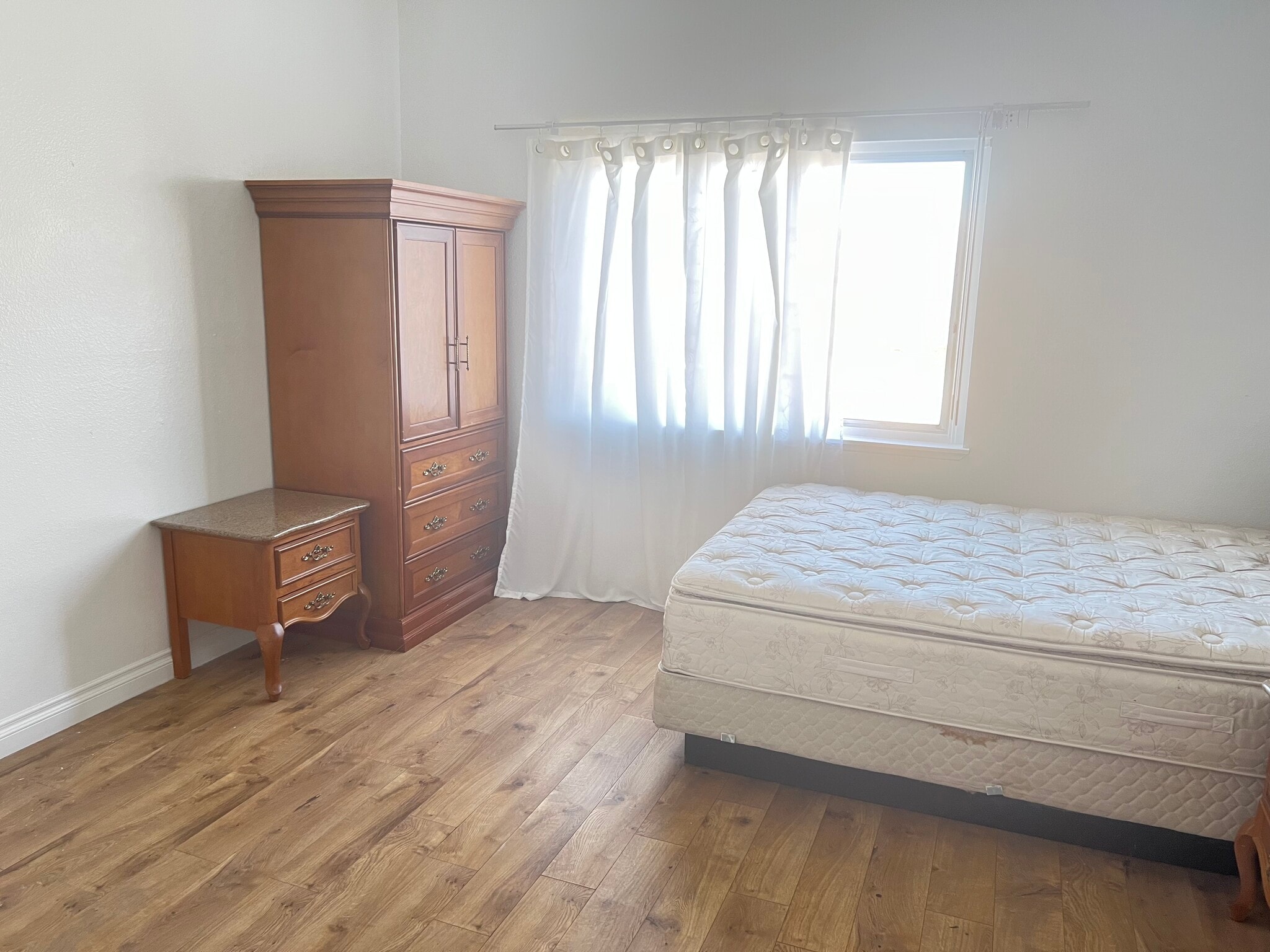 Building Photo - 4519 Buena Vista Dr