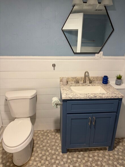 Building Photo - 5329 Cherry St