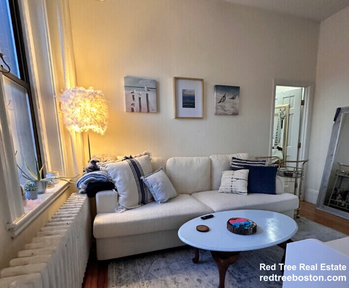 Building Photo - 583 Beacon St