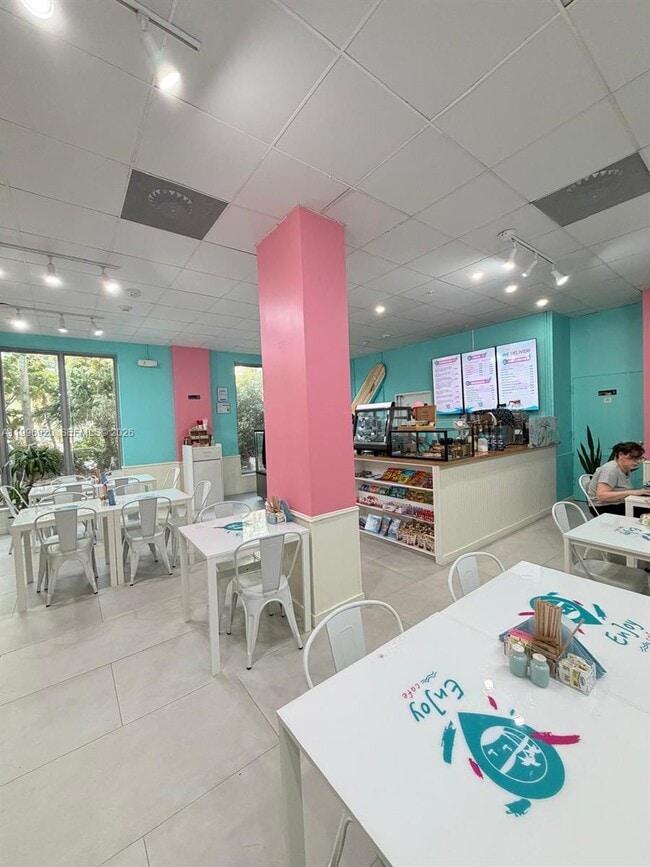Building Photo - 4001 S Ocean Dr