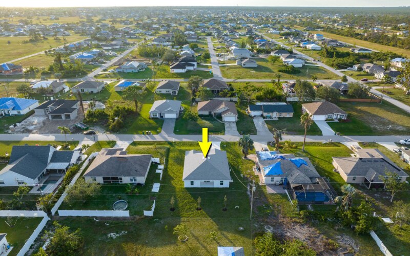 Building Photo - 2925 NE 4th Pl