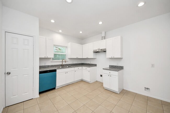 Building Photo - 9210 Wheatley St