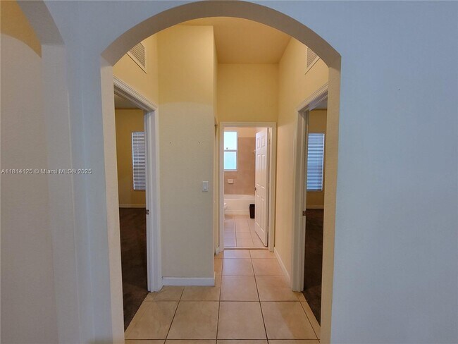 Building Photo - 9282 SW 171st Ct