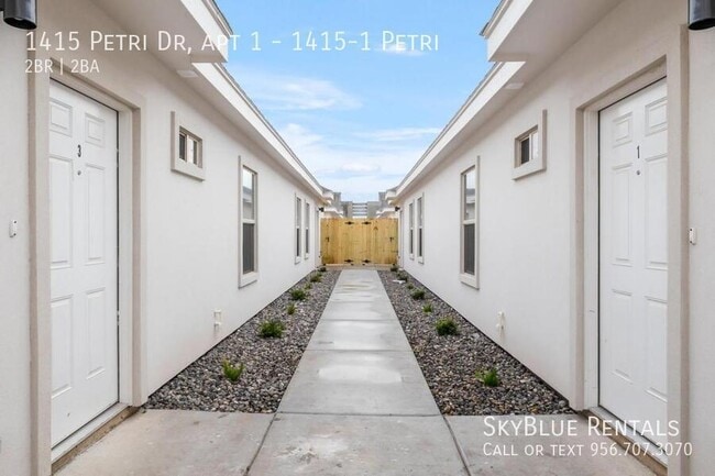 Building Photo - 1415 Petri Dr