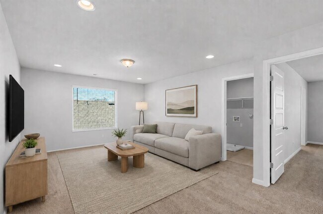 Building Photo - 453 Gaida Loop